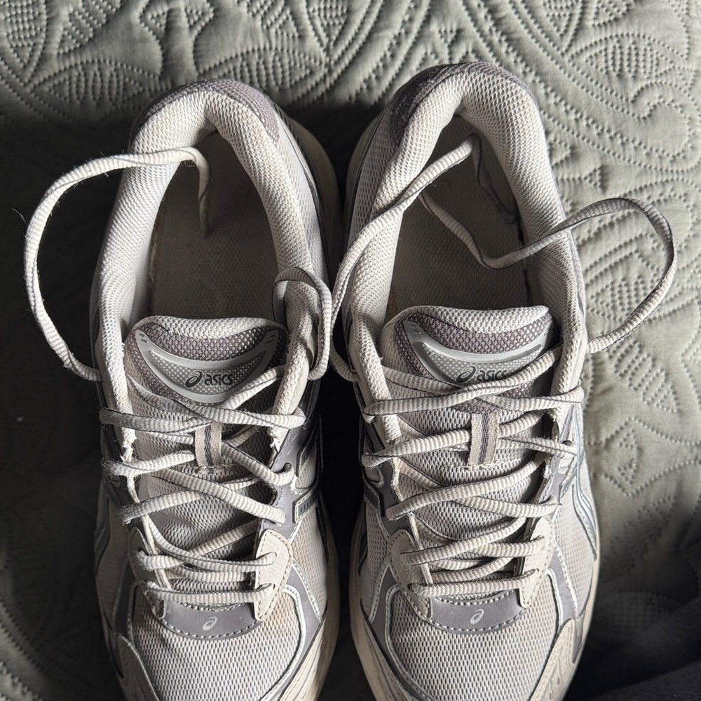 ASICS - Picture 6 of 6